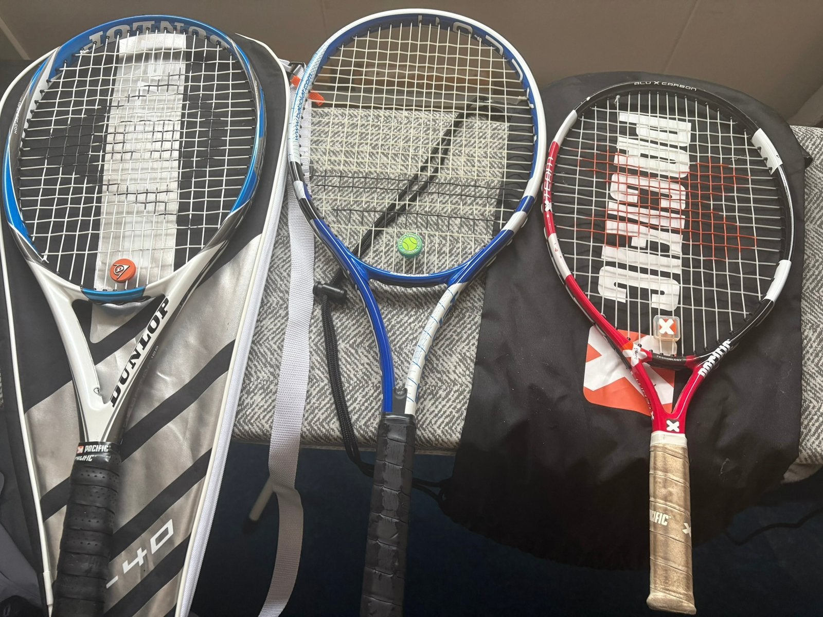 3 tennisrackets en 3 kokers met 3 ballen, Ophalen, Gebruikt, Racket, Dunlop