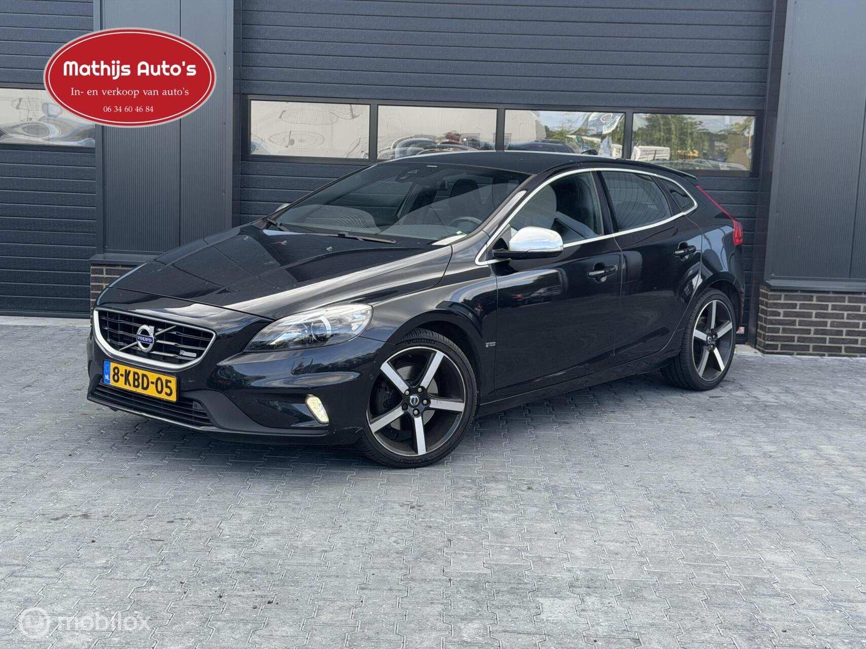 Volvo V40 1.6 T3 R-Design Pano Leder Goed onderhouden!, Auto's, Voorwielaandrijving, 4 cilinders, 150 pk, Zwart