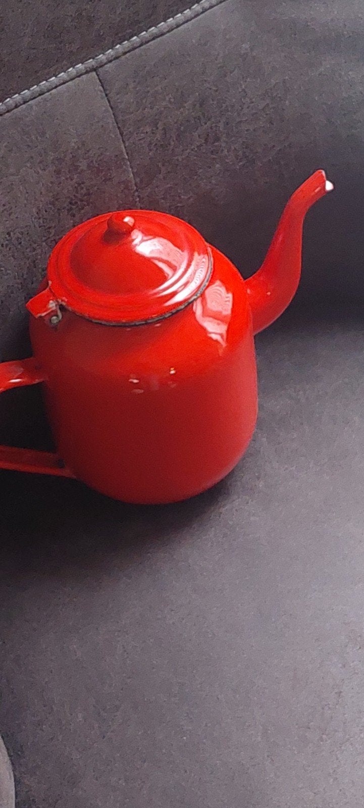 OUD ROOD EMAILLE THEE- POT Thee-kan leuk voor sier, Ophalen of Verzenden