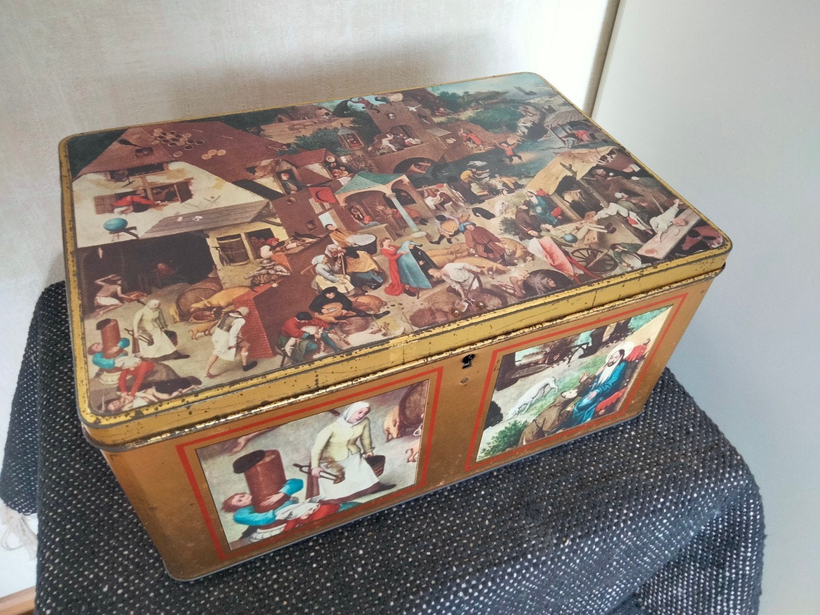 Vintage blikken trommel met Breugel afbeeldingen, Verzamelen, Blikken, Gebruikt, Overige, Ophalen of Verzenden