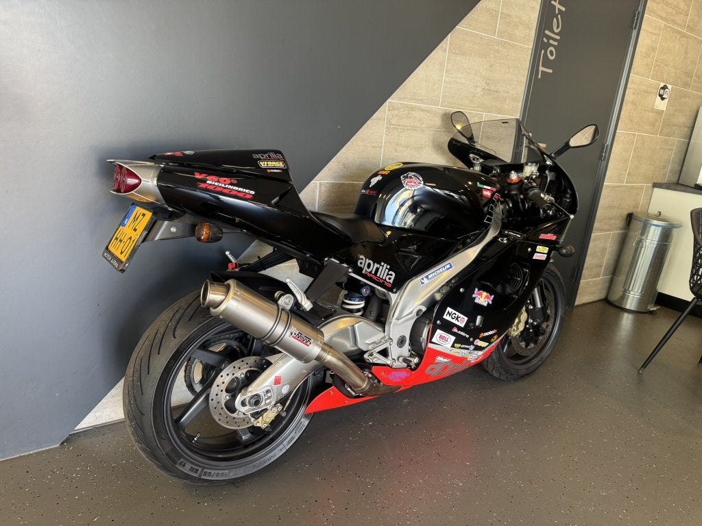 Aprilia Sport RSV 1000 mille (bj 2000), Via Galileo Galilei 1
30033   Noale, IT, Aprilia, Bedrijf, Meer dan 35 kW