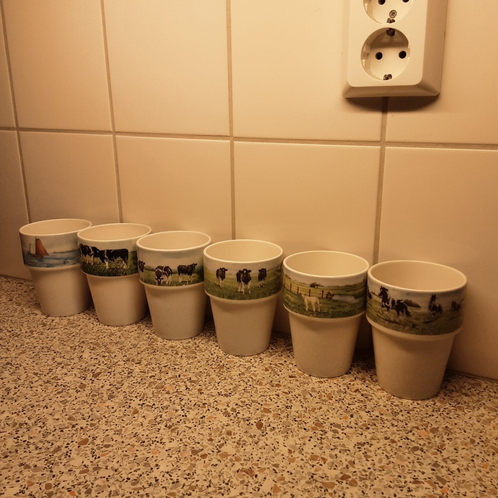 wiebe van der zee, melk mokken, Ophalen of Verzenden, Zo goed als nieuw, Overige stijlen, Kop(pen) en/of Schotel(s)