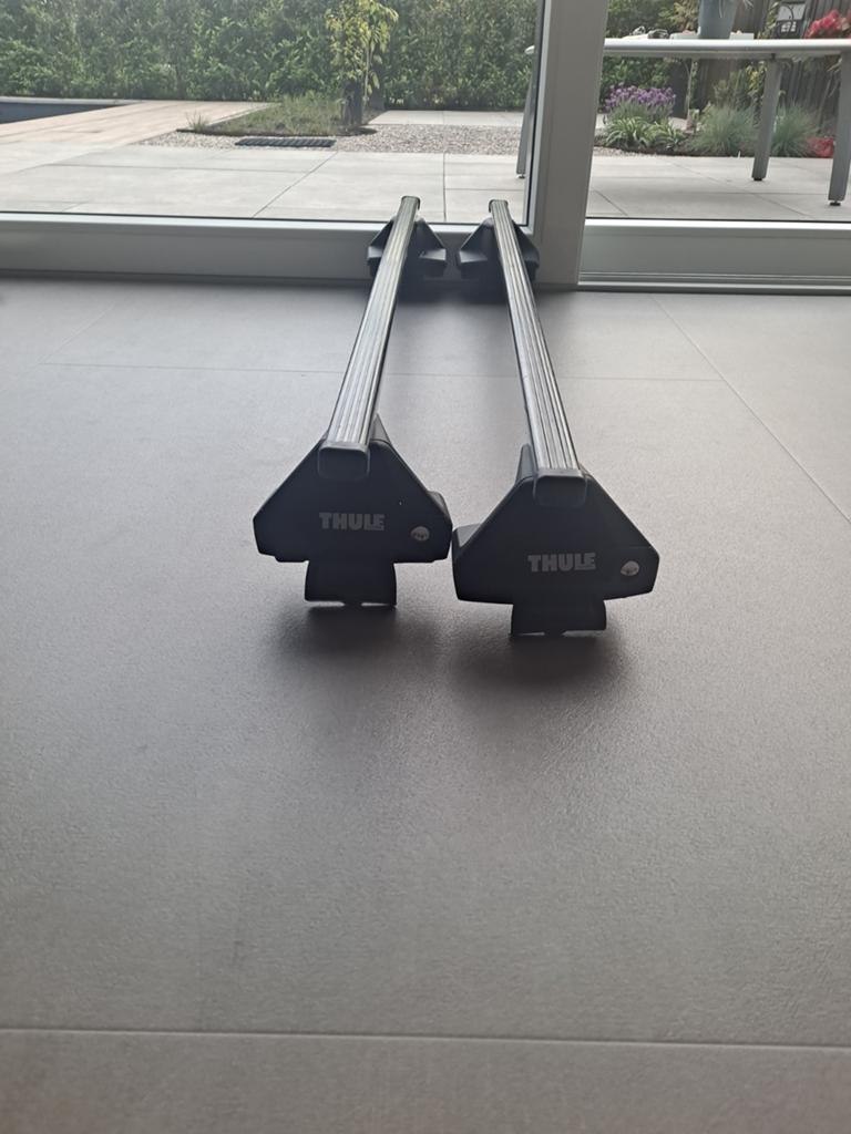 Thule dakdragers voor Audi A4 sedan (2016) met sloten, Ophalen, Gebruikt