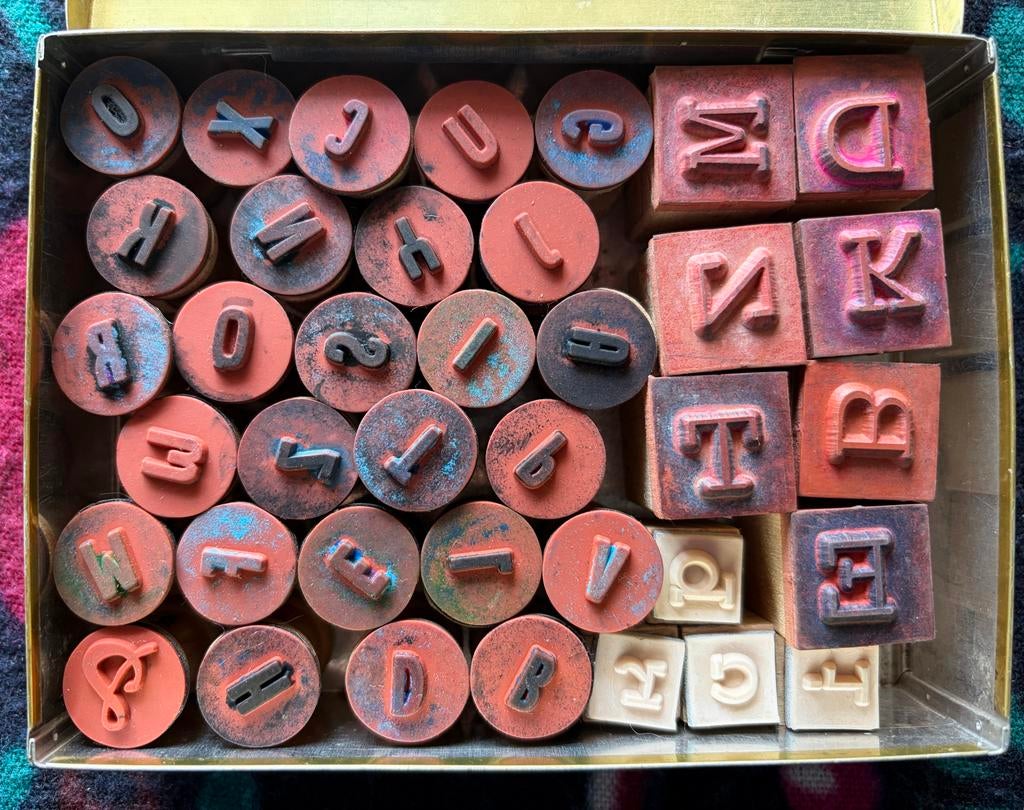 Vintage Stempelset Letters en Cijfers, Ophalen of Verzenden, Gebruikt, Houten stempel