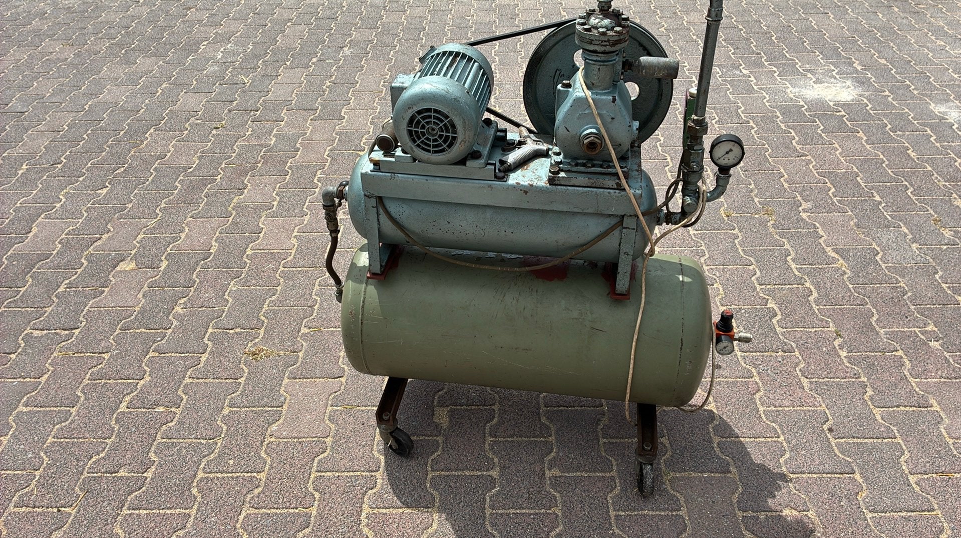Compressor, Ophalen, Zo goed als nieuw, Minder dan 200 liter/min