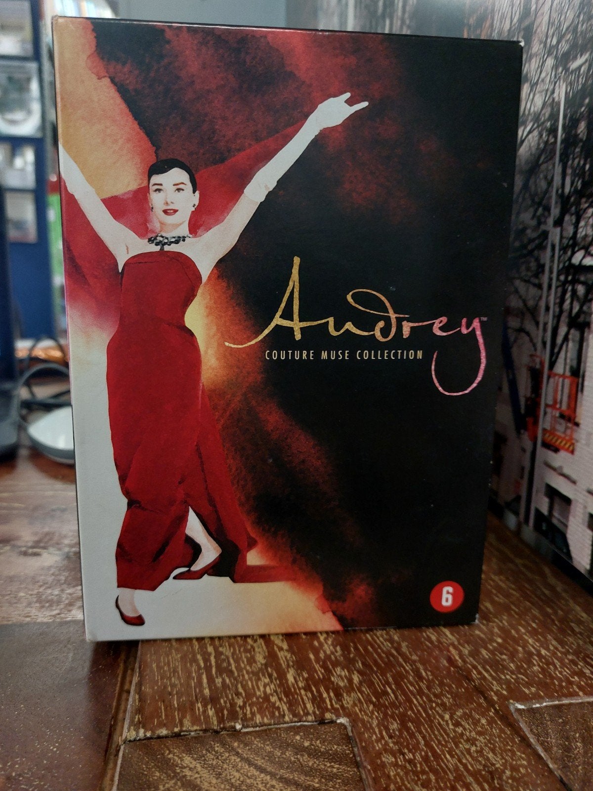 Audrey Hepburn Couture Muse DVD collection, Vanaf 6 jaar, Ophalen of Verzenden, Zo goed als nieuw, Overige genres
