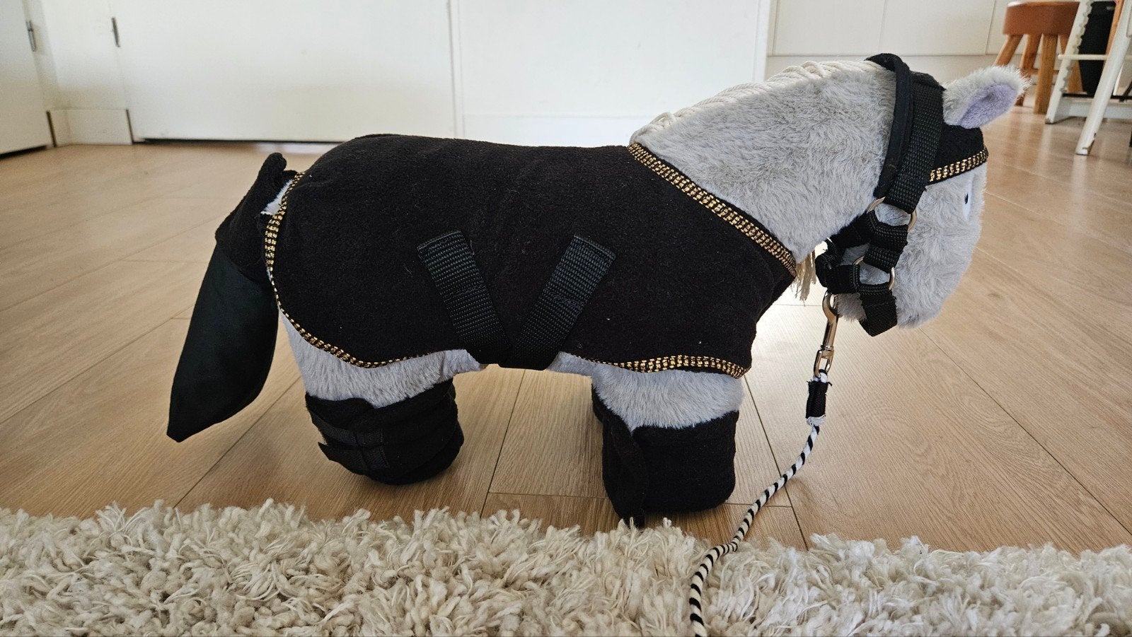 Crafty Ponies grijs paard met halster, touw en showdeken set, Ophalen of Verzenden, Jongen of Meisje