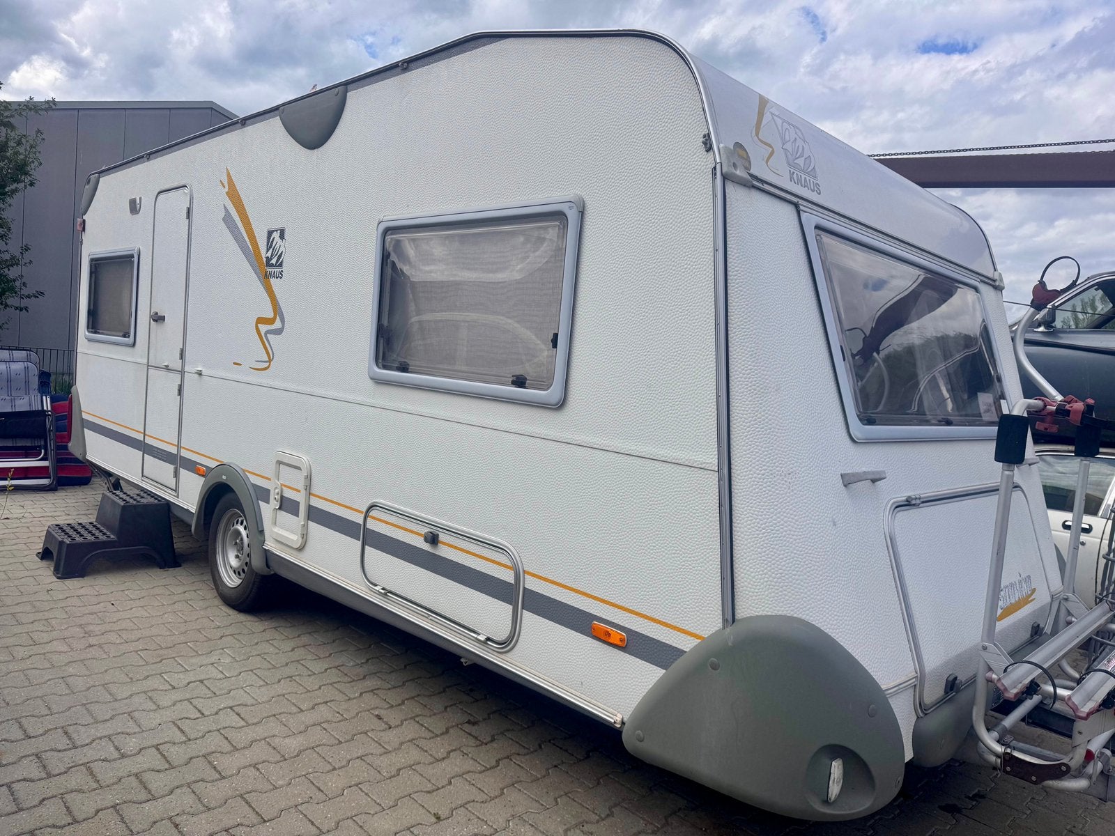 Knaus Sudwind 530 TK -Ruime 6-persoons caravan met stapelbed, Stapelbed, Rondzit, Particulier, 5 tot 6 meter