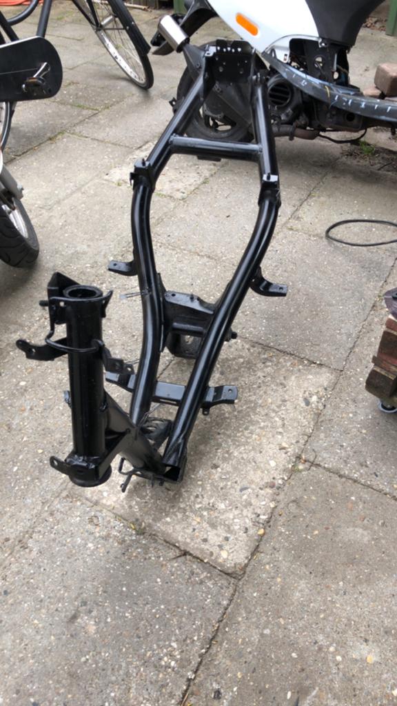 Vivacity snor frame, Fietsen en Brommers, Scooters | Piaggio, Tweetakt, Overige modellen, Ophalen of Verzenden, Zo goed als nieuw
