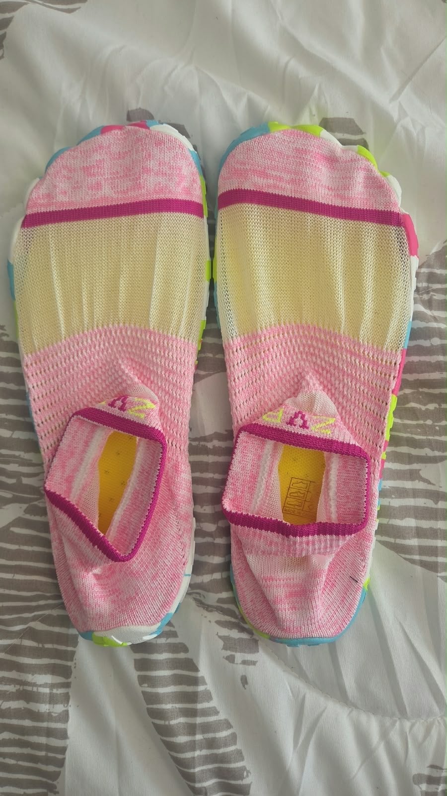 Nieuwe kleurrijke waterschoenen - Maat 40, Ophalen of Verzenden, Nieuw, Overige kleuren, Overige typen