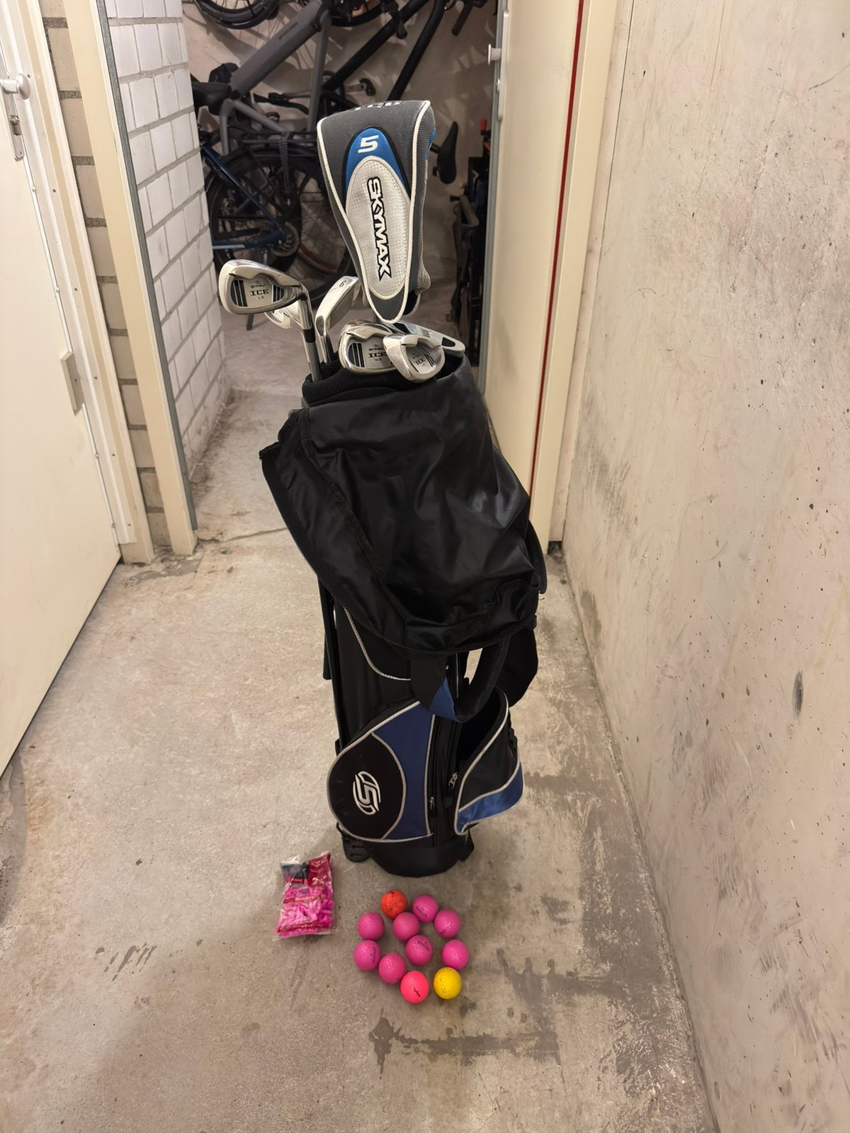 Skymax ICE IX-5 Golfset Dames met standbag + golfballen, Sport en Fitness, Golf, Ophalen, Zo goed als nieuw, Set