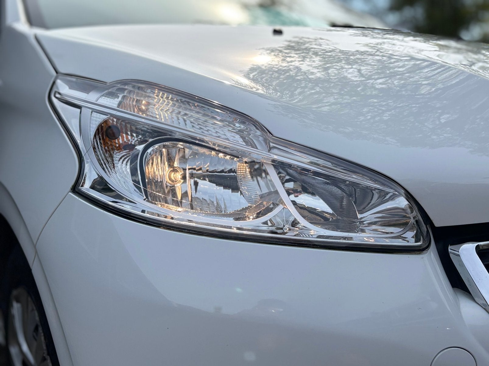 PEUGEOT 208 - 2014, Nieuwe Distributieriem, MOET WEG. KOOPJE, Auto's, Stof, Zwart, 82 pk, Wit