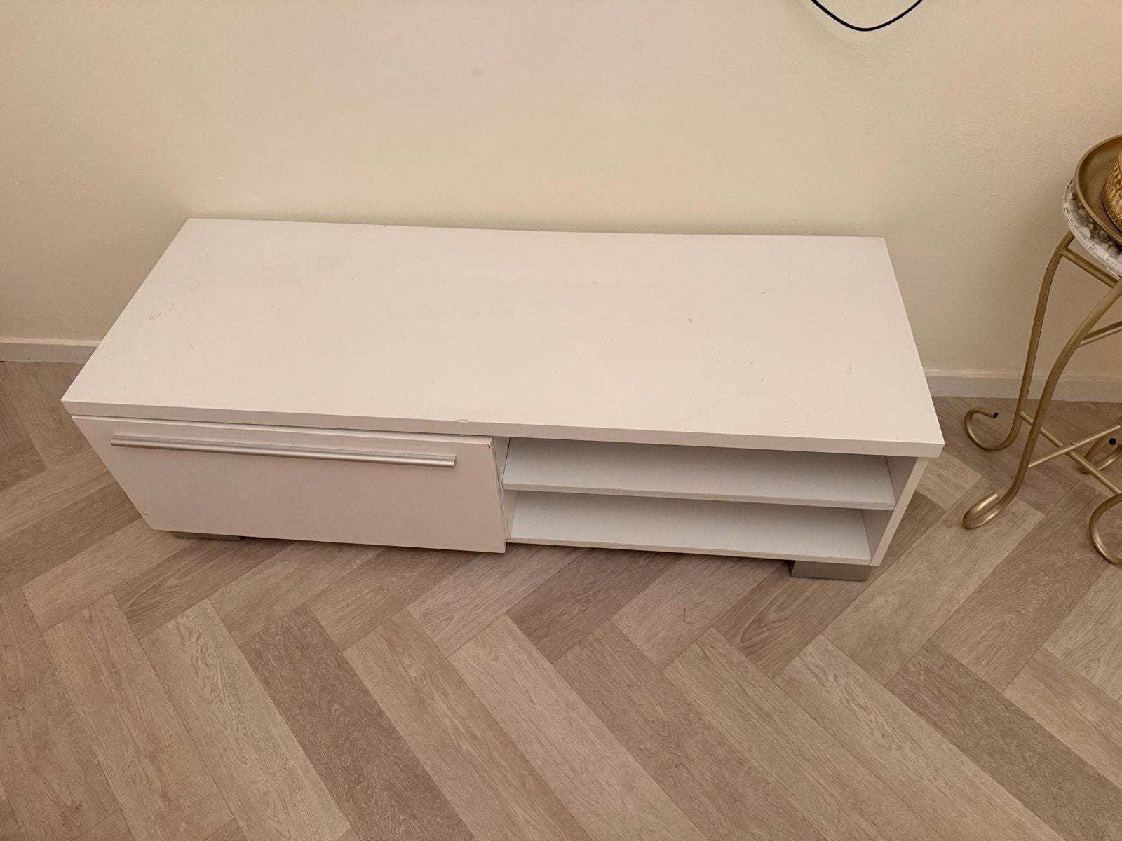 Witte TV-meubel met lade en open vakken, Ophalen, Gebruikt, 100 tot 150 cm, Minder dan 100 cm