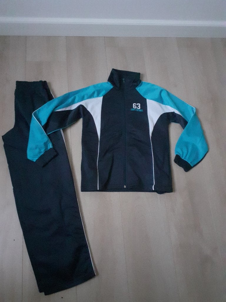 Trainingspak jongens maat 140 / 146, Ophalen of Verzenden, Gebruikt, Jongen, Sport- of Zwemkleding
