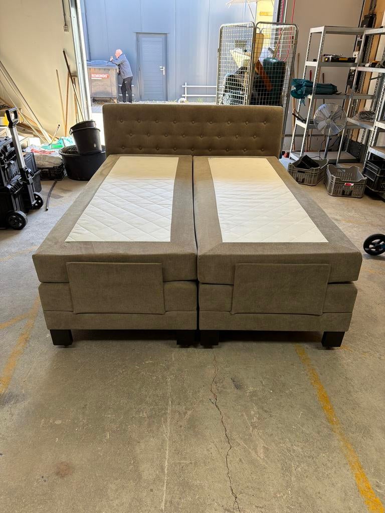 Verstelbaar tweepersoons boxspringbed met hoofdbord, Ophalen, Tweepersoons, 200 cm, 160 cm