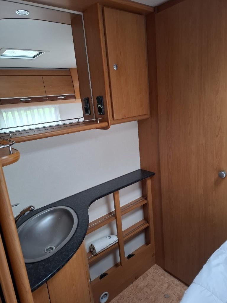 Detleffs Beduin 515BD 2005 met mover, Omvormbare zithoek, Rondzit, Koelkast, Particulier
