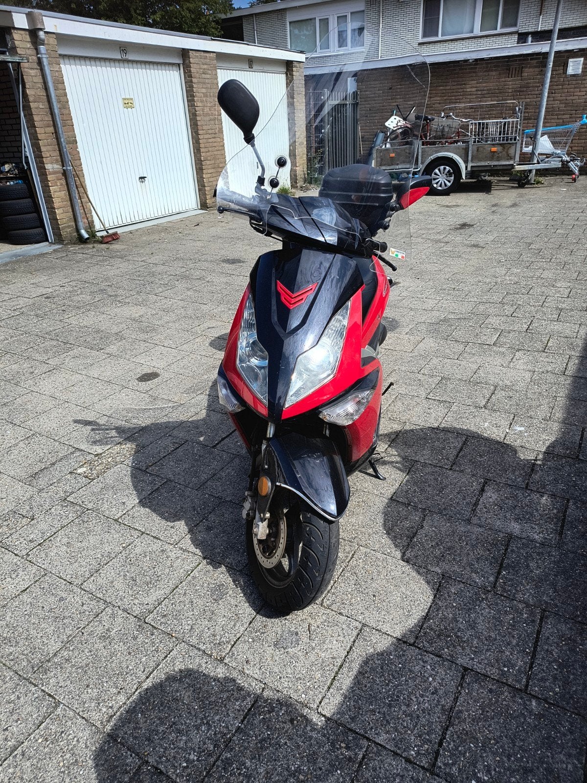 YIYING YY50QT-32 Scooter - Rood/Zwart, Inclusief Topkoffer, Ophalen, Gebruikt, Benzine, Overige merken