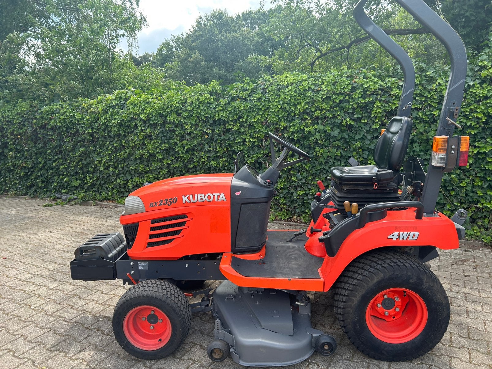 Kubota BX2350 incl maaier en opvangbak, Ophalen, Gebruikt, 50 cm of meer