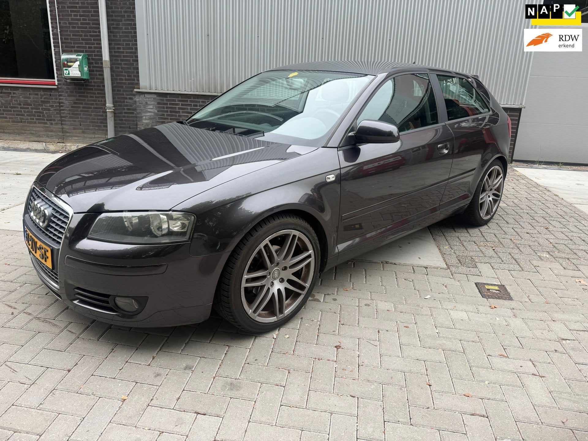 Audi A3 1.6 Attraction Pro Line Business NAVI, Auto's, Voorwielaandrijving, Gebruikt, 4 cilinders, Automatische klimaatregeling