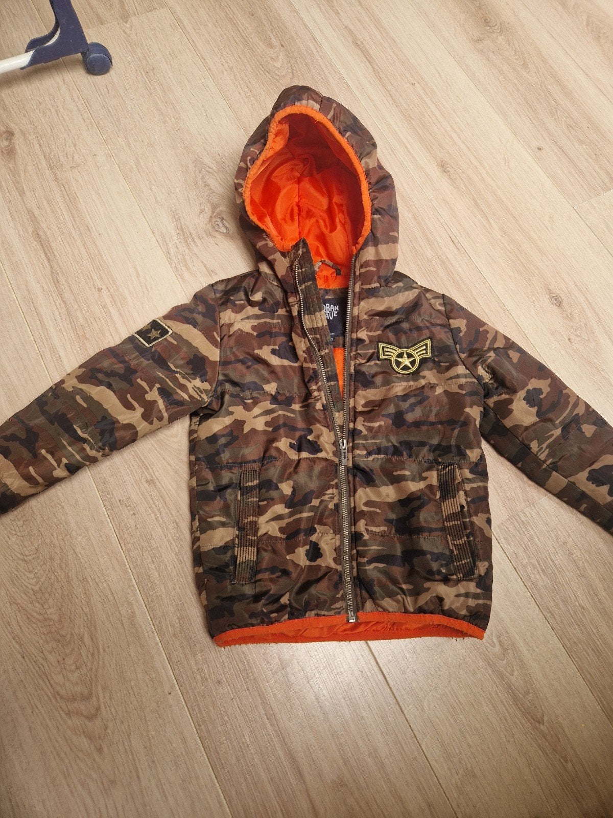 Stoere camouflage jas maat 110 - Gevoerd, tussenjas/regenjas, Gebruikt, Urban Wave, Ophalen of Verzenden, Jongen