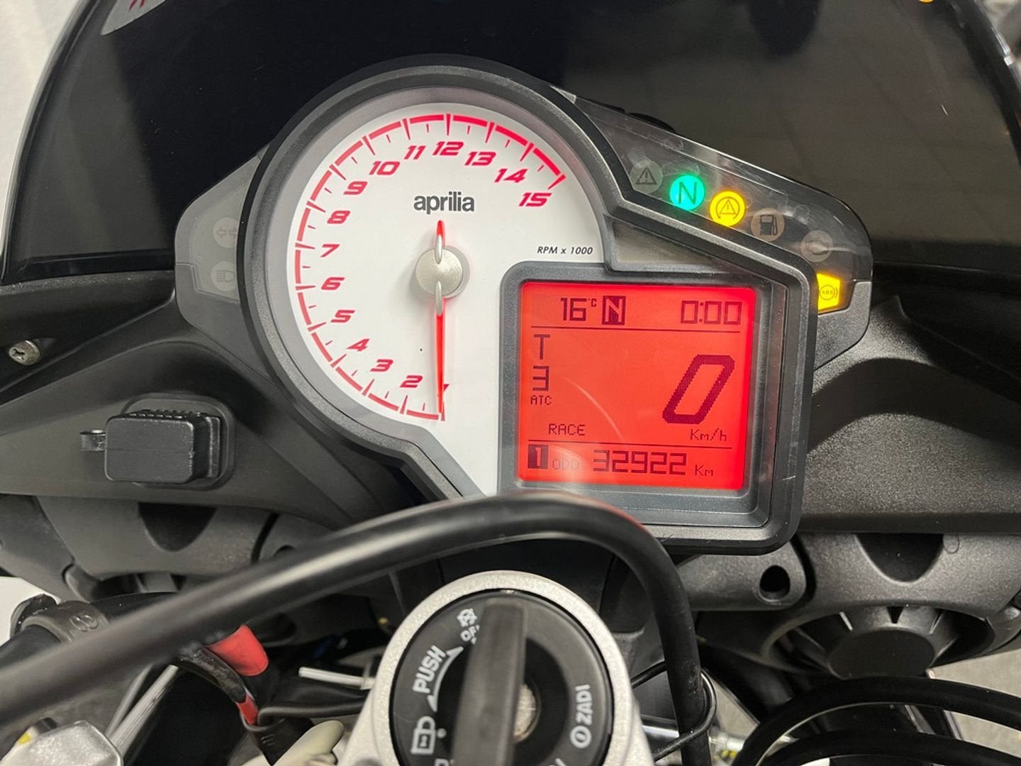 ⭐️⭐️ Bloedmooie Aprilia TUONO V4 R APRC 2016 ⭐️⭐️, Motoren, Motorrijbewijs A, Bedrijf, Onbekend, Onbekend