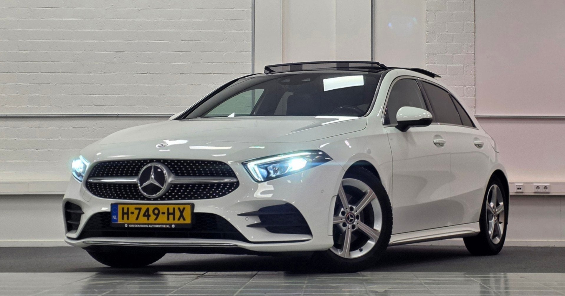 Mercedes-Benz A-klasse 160 Business Solution AMG 1e Eigenaar, Auto's, Voorwielaandrijving, Gebruikt, Euro 6, 4 cilinders