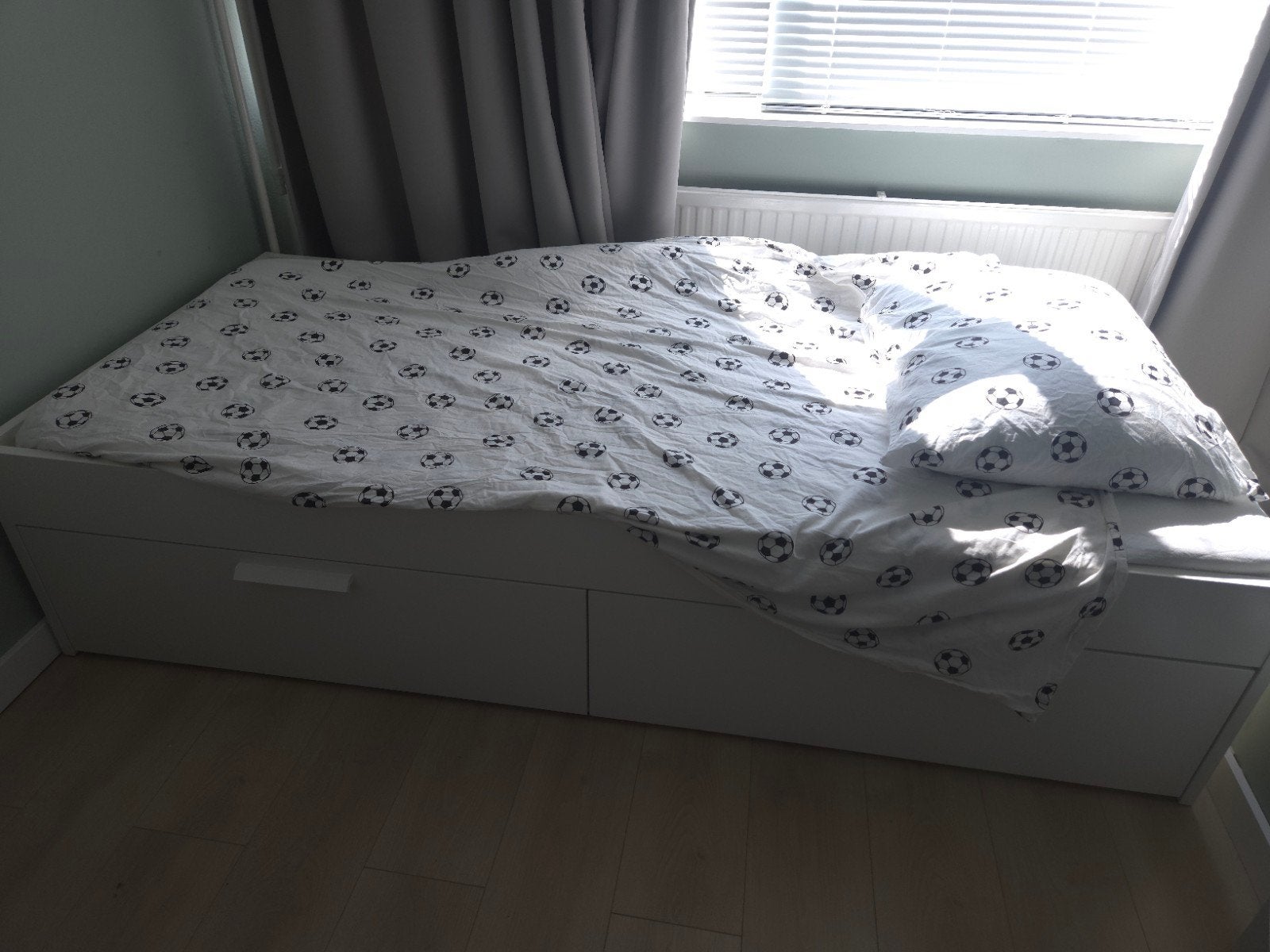 Eenpersoonsbed wit met lades - Zo goed als nieuw, Ophalen, 90 cm, Eenpersoons, Wit