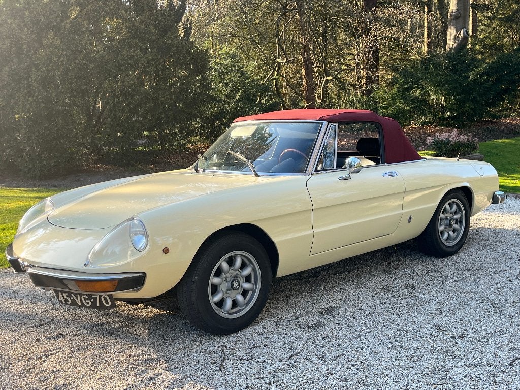 Alfa Romeo Spider 2000 1978, Achterwielaandrijving, Zwart, Cabriolet, Spider