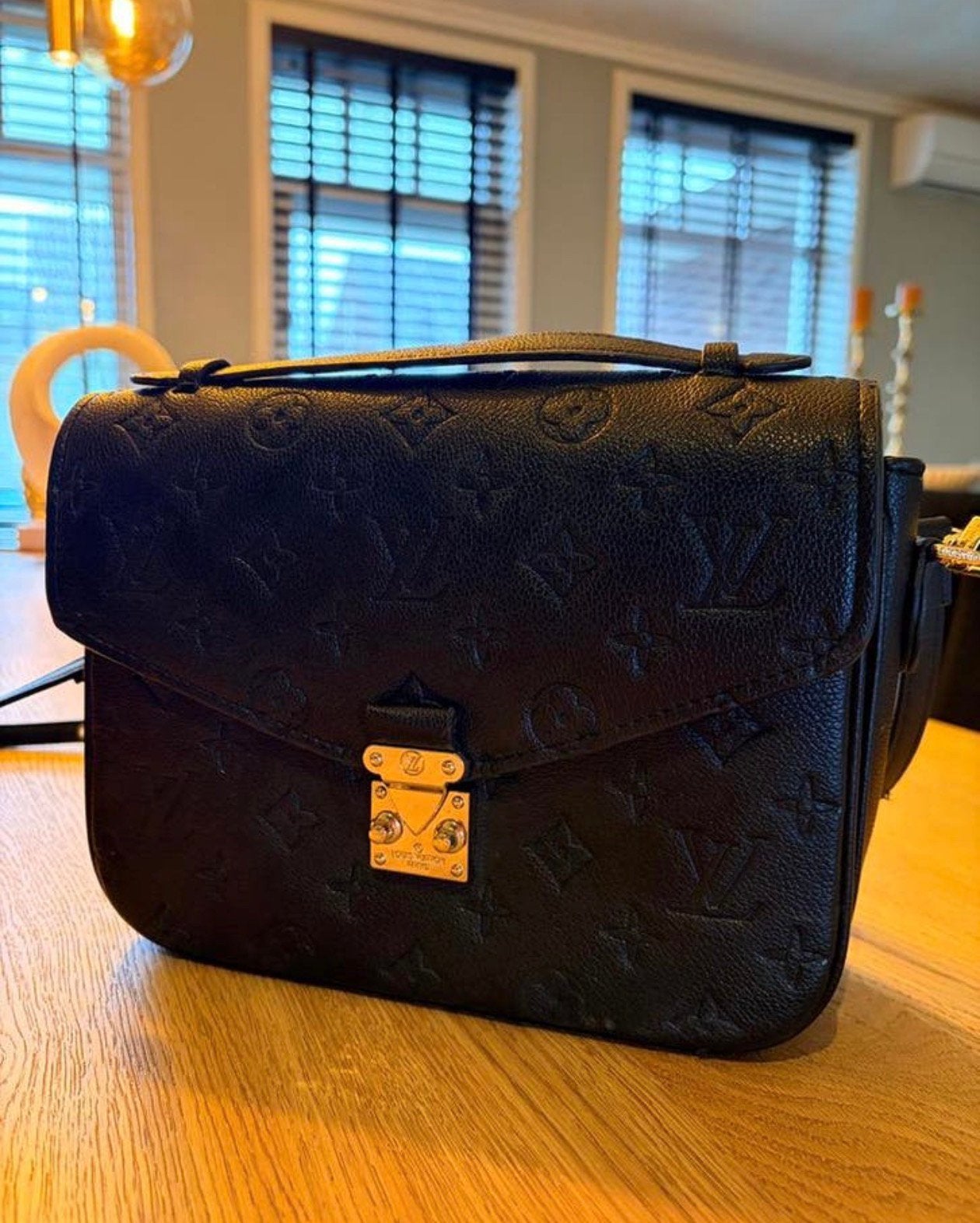 Louis vuitton pochette metis, Ophalen of Verzenden, Zo goed als nieuw, Zwart, Handtas