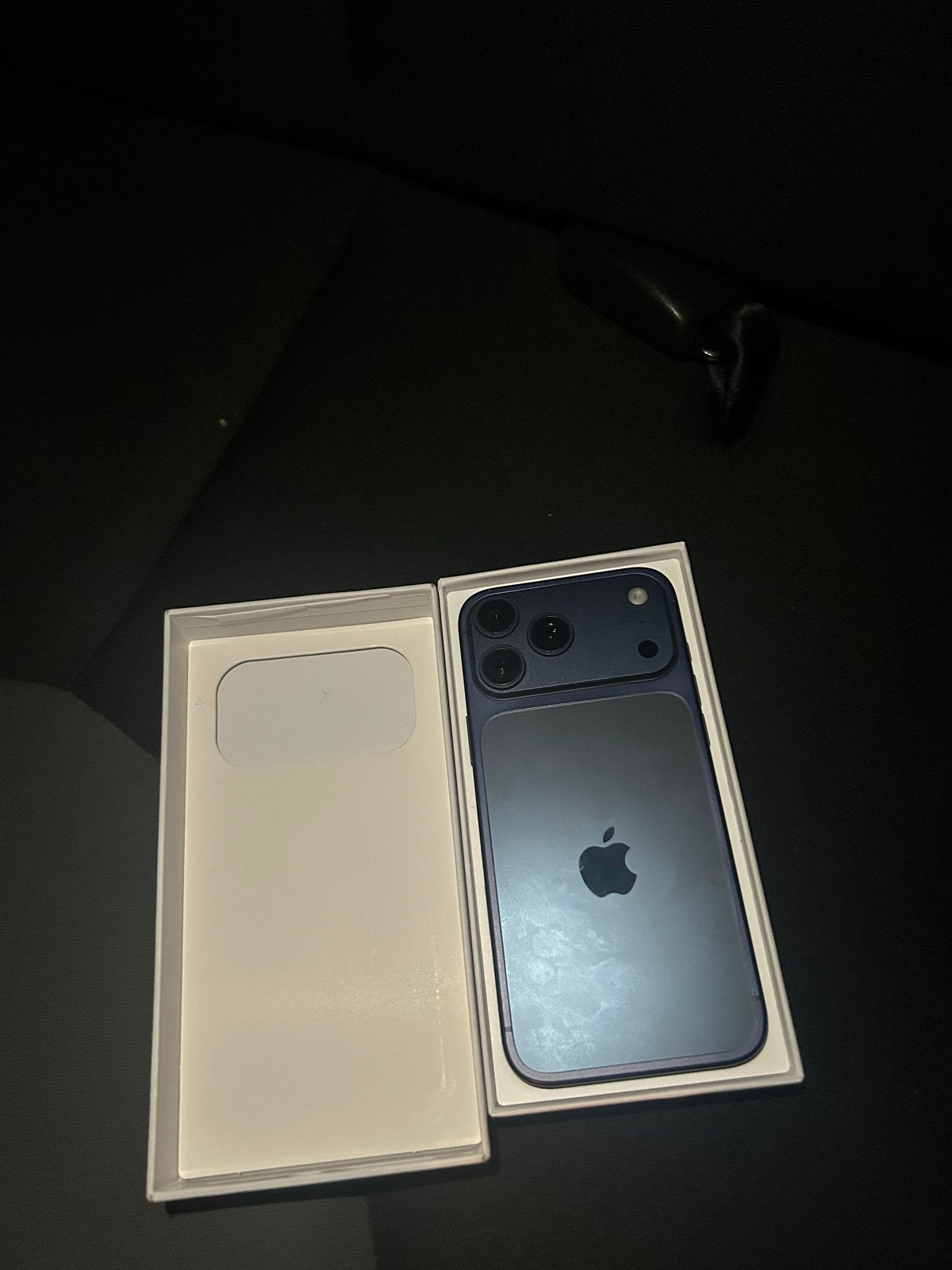Apple iPhone 17 Pro Max Diep Paars - Zo goed als nieuw, 128 GB, Paars, Ophalen of Verzenden, Zo goed als nieuw