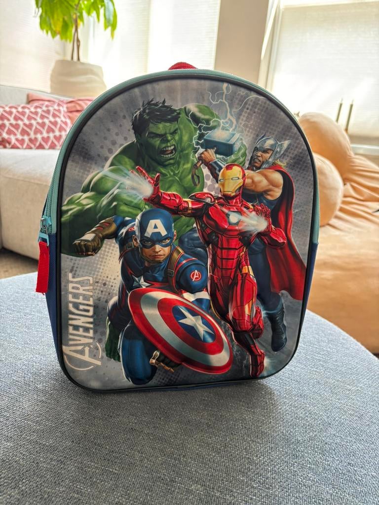 Kinder rugzak Marvel Avengers met 3d figuren, Ophalen of Verzenden, Zo goed als nieuw, Overige merken, 30 tot 45 cm