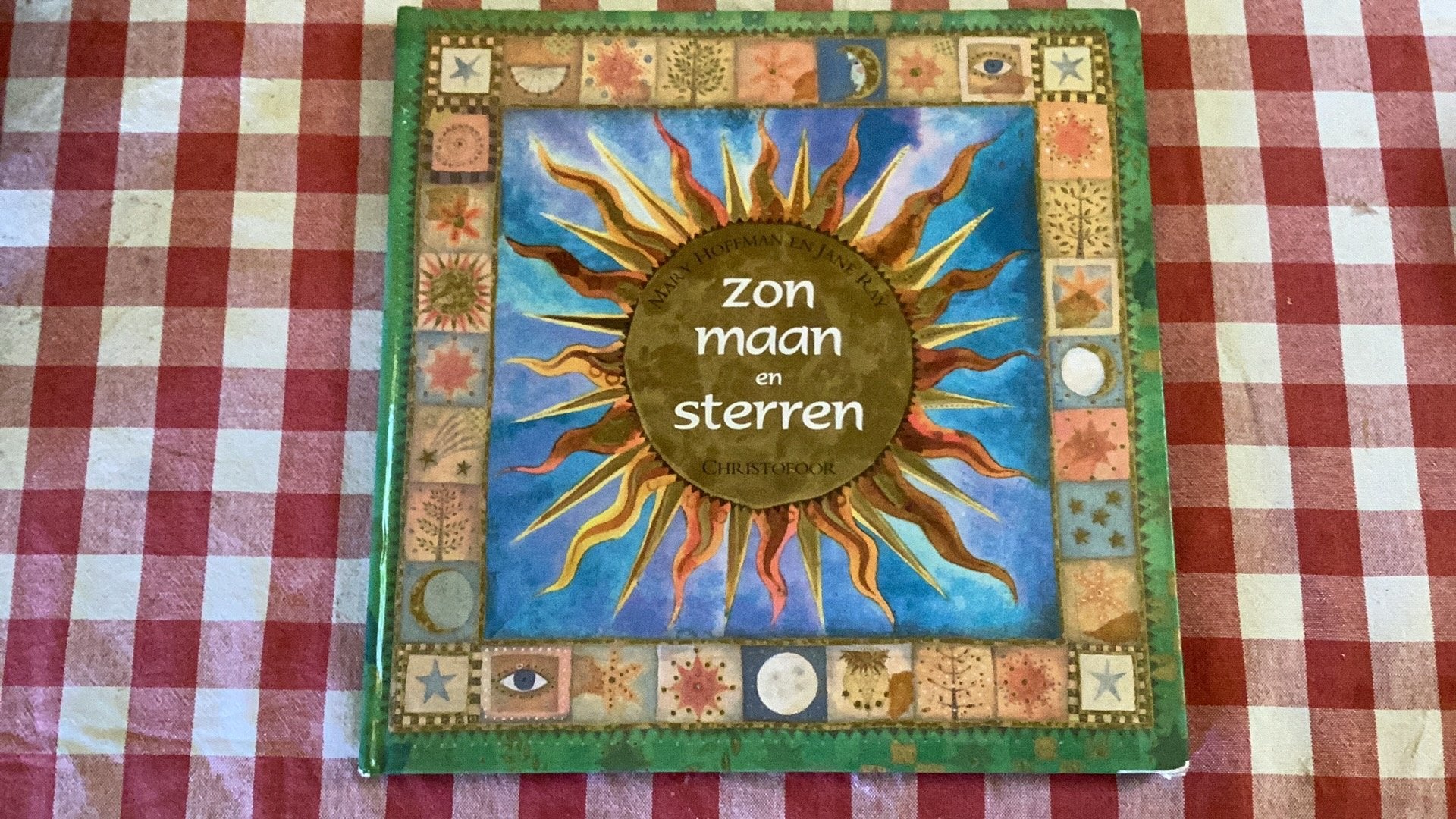 Mary Hoffman - Zon, maan en sterren, Boeken, Ophalen of Verzenden, Zo goed als nieuw, Mary Hoffman