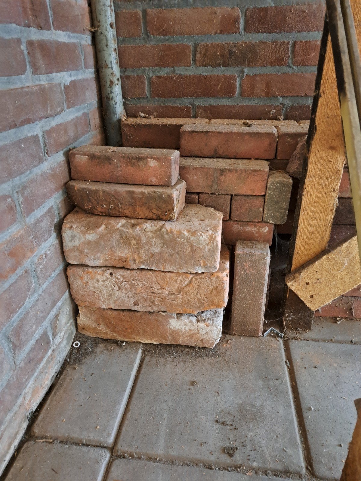 Gratis af te halen: Gebruikte waalformaat bakstenen, Ophalen, Gebruikt, Bakstenen