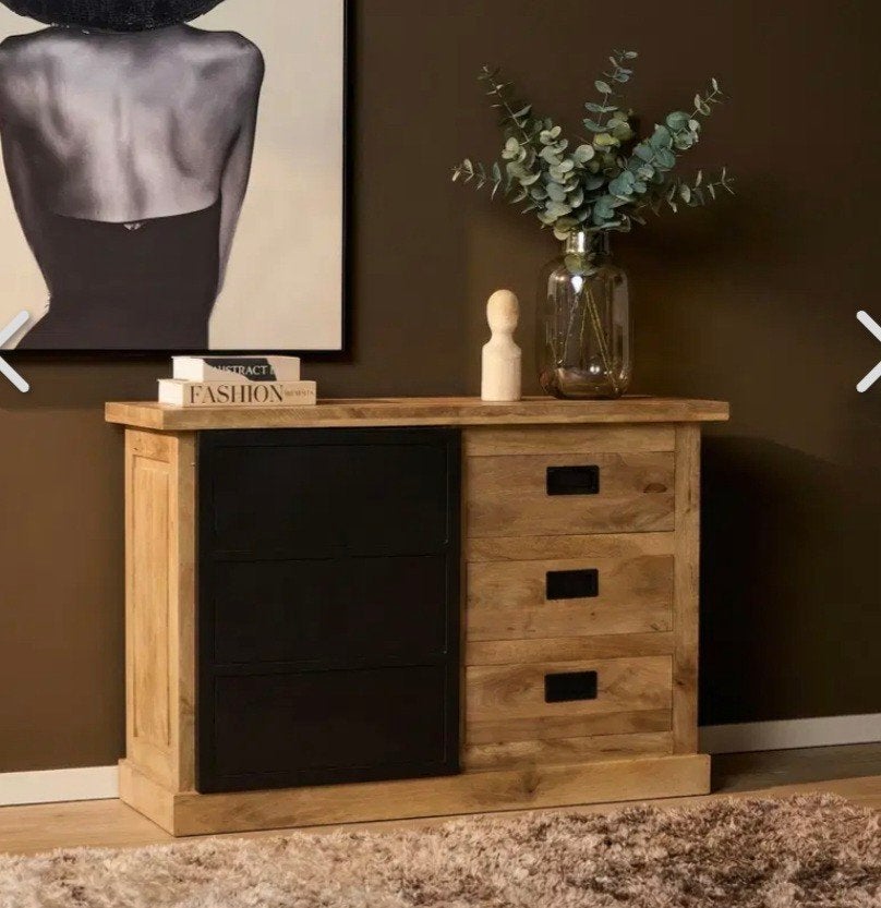 Robuust Mangohouten Dressoir met Zwarte Schuifdeur, Ophalen, Industrieel, Landelijk, Zo goed als nieuw, 25 tot 50 cm