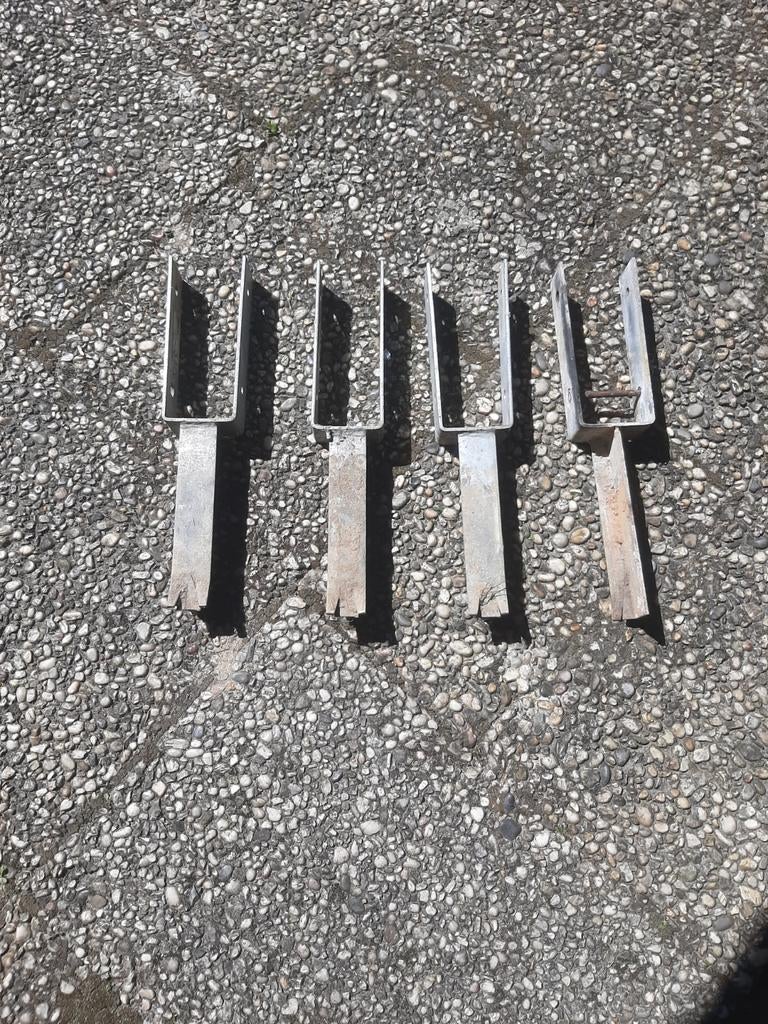 4 stuks paalhouders 71x71mm, 200mm diep, Ophalen of Verzenden, Gebruikt, Minder dan 180 cm, Palen