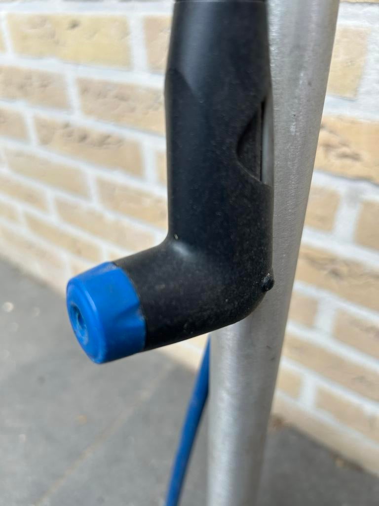 Decathlon fiets pomp met drukmeter, Ophalen of Verzenden, Drukmeter, Gebruikt