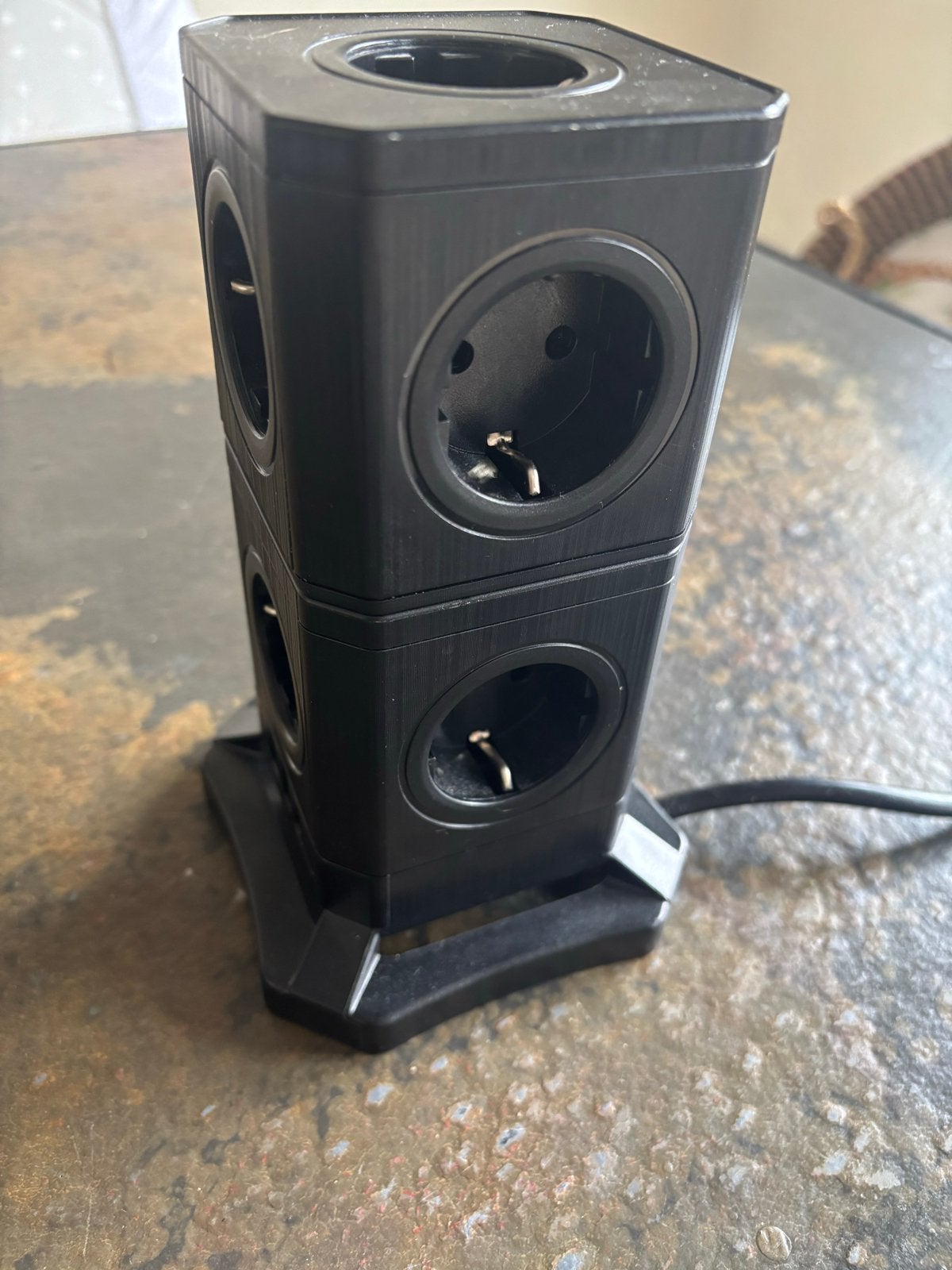 Zwarte Staande Multi-Adapter met USB-A en USB-C, Ophalen of Verzenden, Zo goed als nieuw