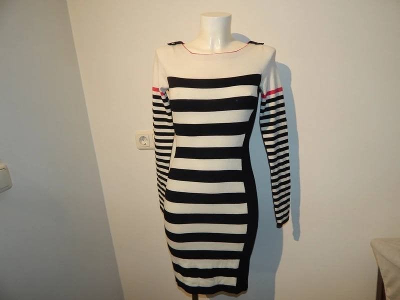 Karen Millen gebreide jurk gestreept room met zwart 2 M, Maat 38/40 (M), Karen Millen, Zo goed als nieuw, Knielengte