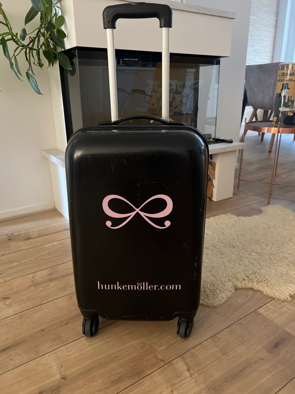 Hunkemöller Trolley Handbagage Koffer Zwart met Roze Logo, Gebruikt, 50 tot 60 cm, Hard kunststof, Slot