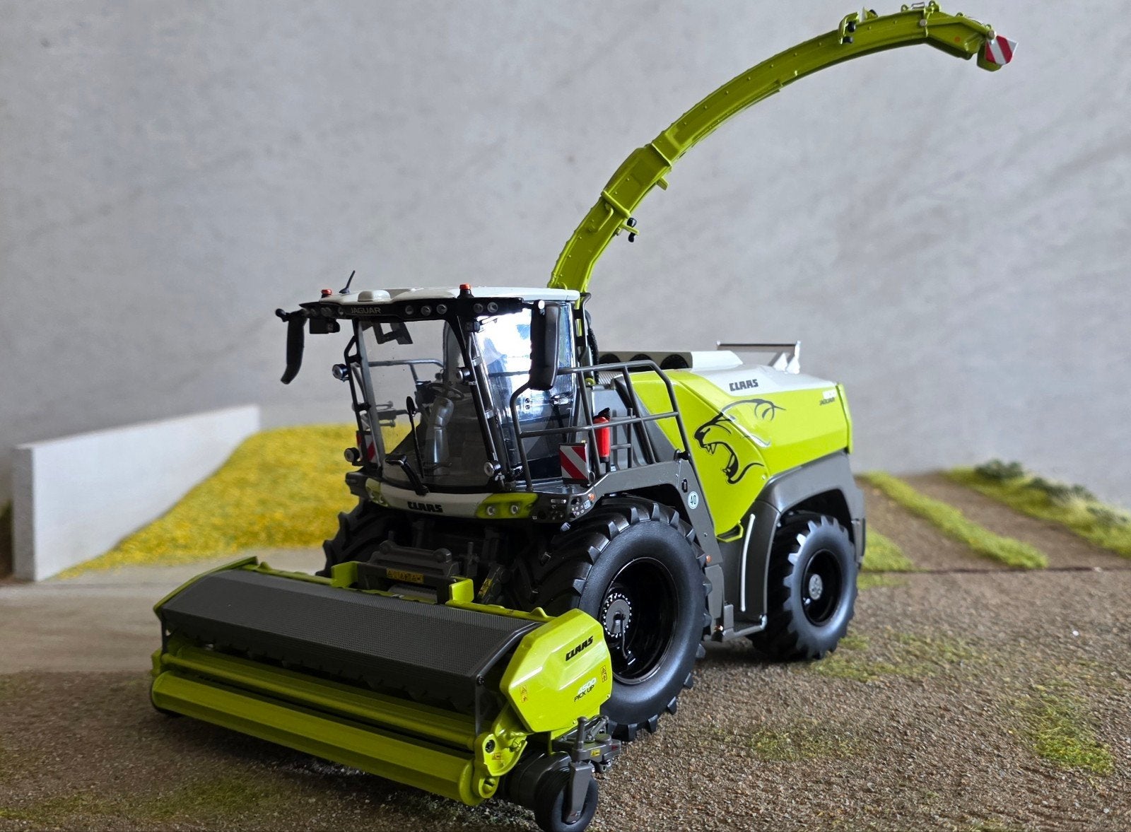 Verbouwde Claas Jaguar 1200 + Pick Up 4500 1:32, Ophalen of Verzenden, Nieuw, Tractor of Landbouw, Overige merken