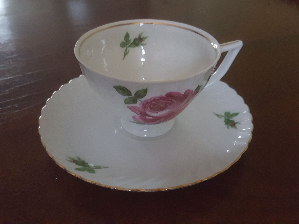 Kop en schotel met roze roos van Edel Porzellan, Ophalen of Verzenden, Zo goed als nieuw, Porselein, Kop en/of schotel