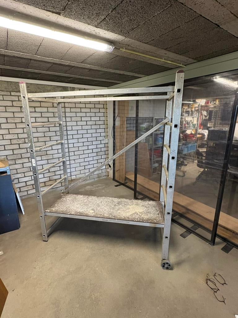 Kamersteiger, Doe-het-zelf en Verbouw, Steigers, Gebruikt, Rolsteiger of Kamersteiger, Minder dan 2 meter, Ophalen