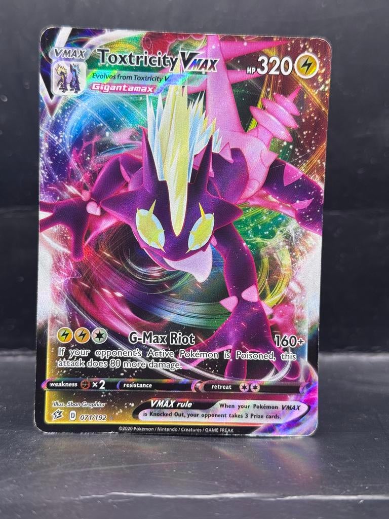 Pokemon Rebel Clash - Toxtricity Vmax 071/192, Ophalen of Verzenden, Zo goed als nieuw