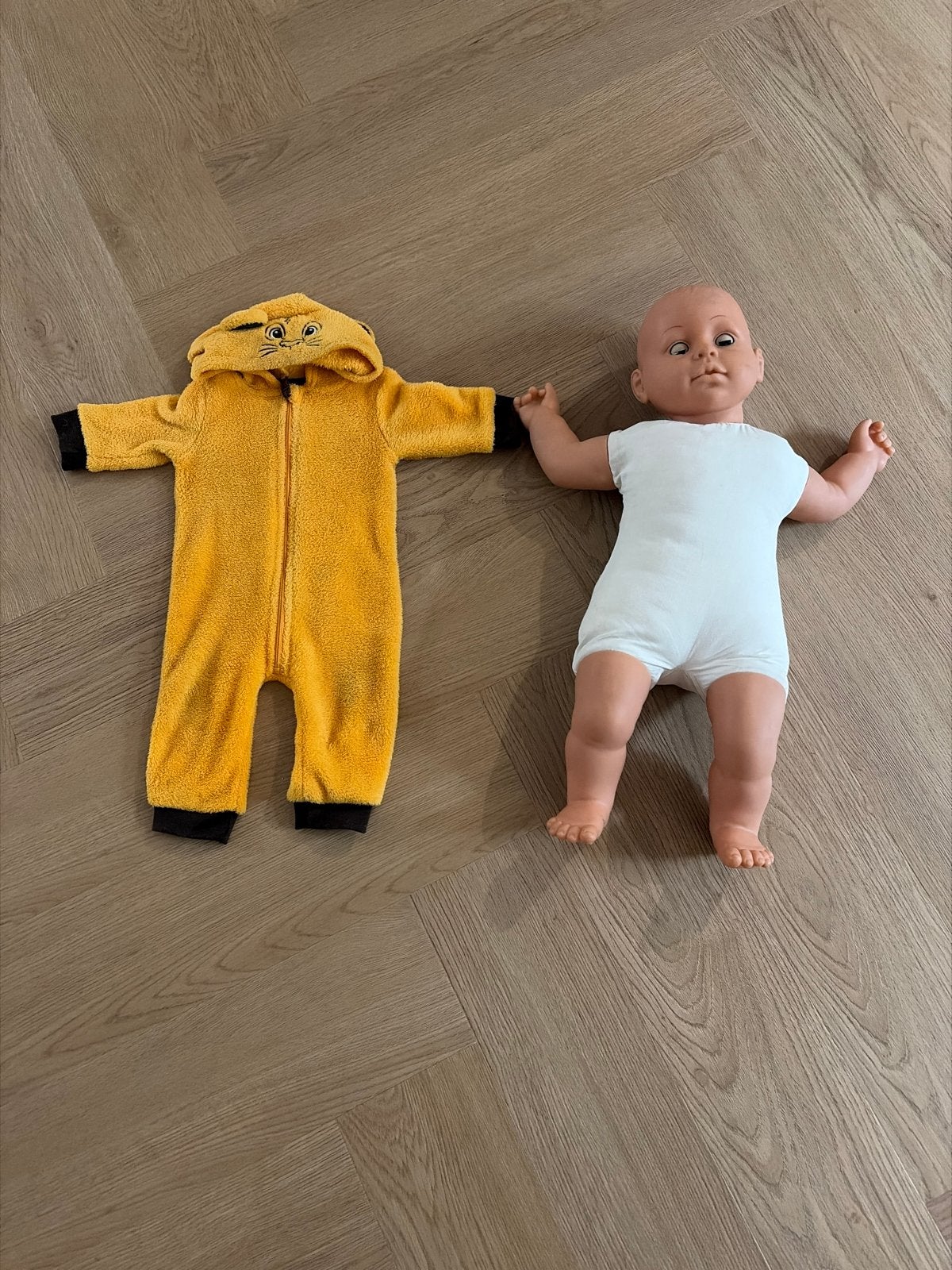Pop 59 cm met onesie - ogen werken niet goed, Ophalen, Gebruikt, Babypop