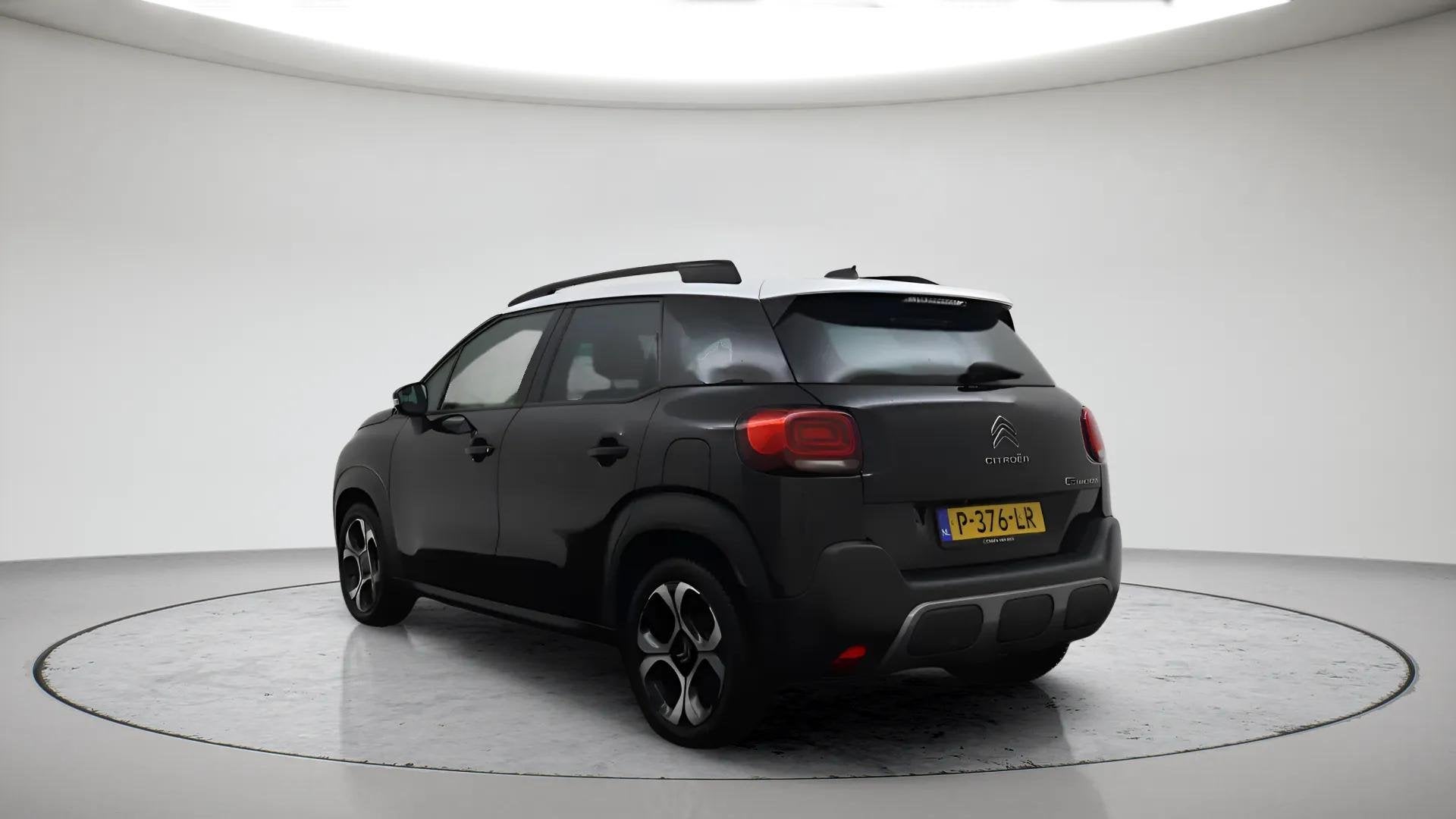 Citroën C3 Aircross 1.2 PureTech S&S Shine, Auto's, 12 maanden, 840 kg, Gebruikt, Zwart
