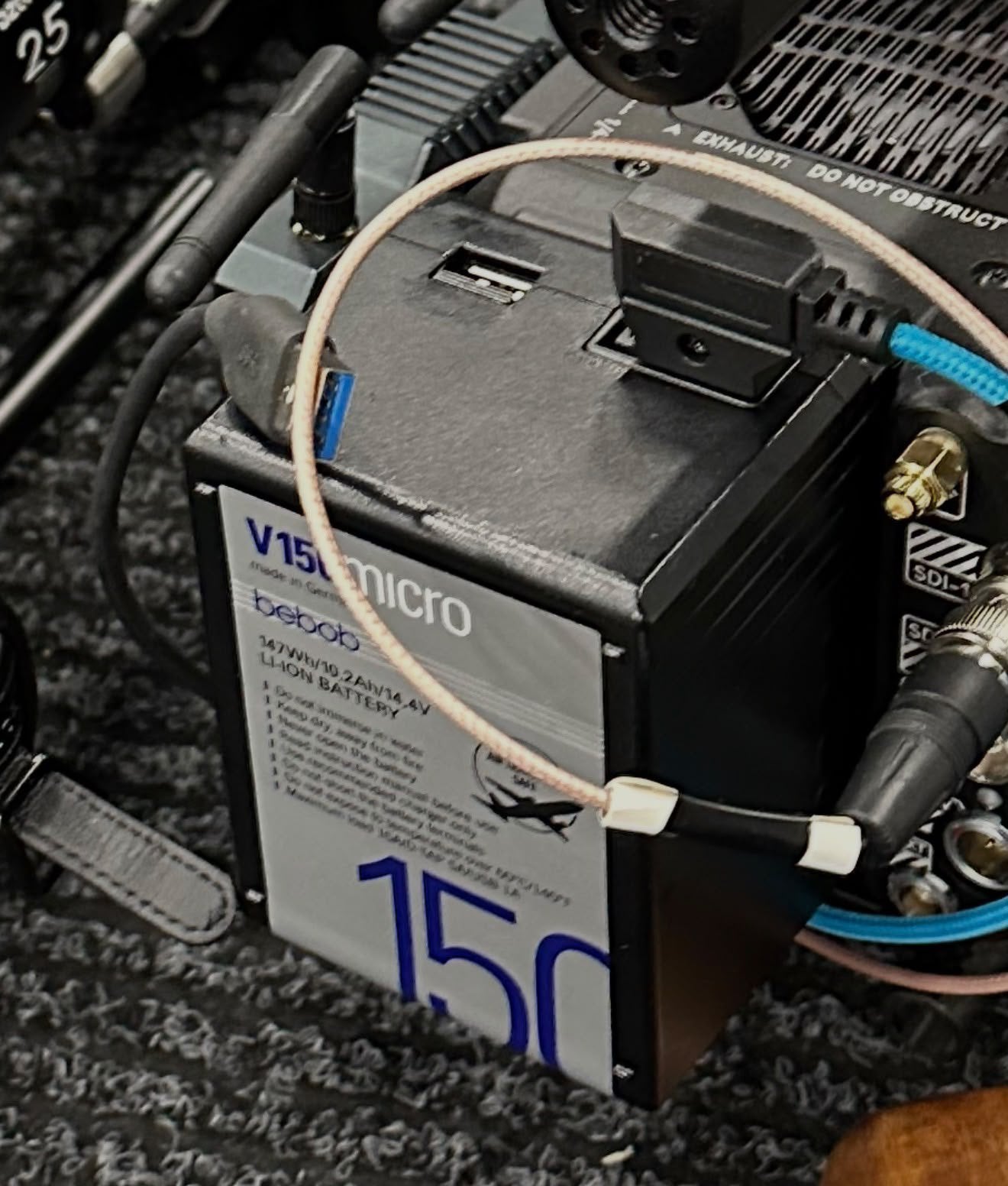 !GEZOCHT! BeBoB 150W mini v-lock batterij, Ophalen of Verzenden, Nieuw, Oplaadbaar