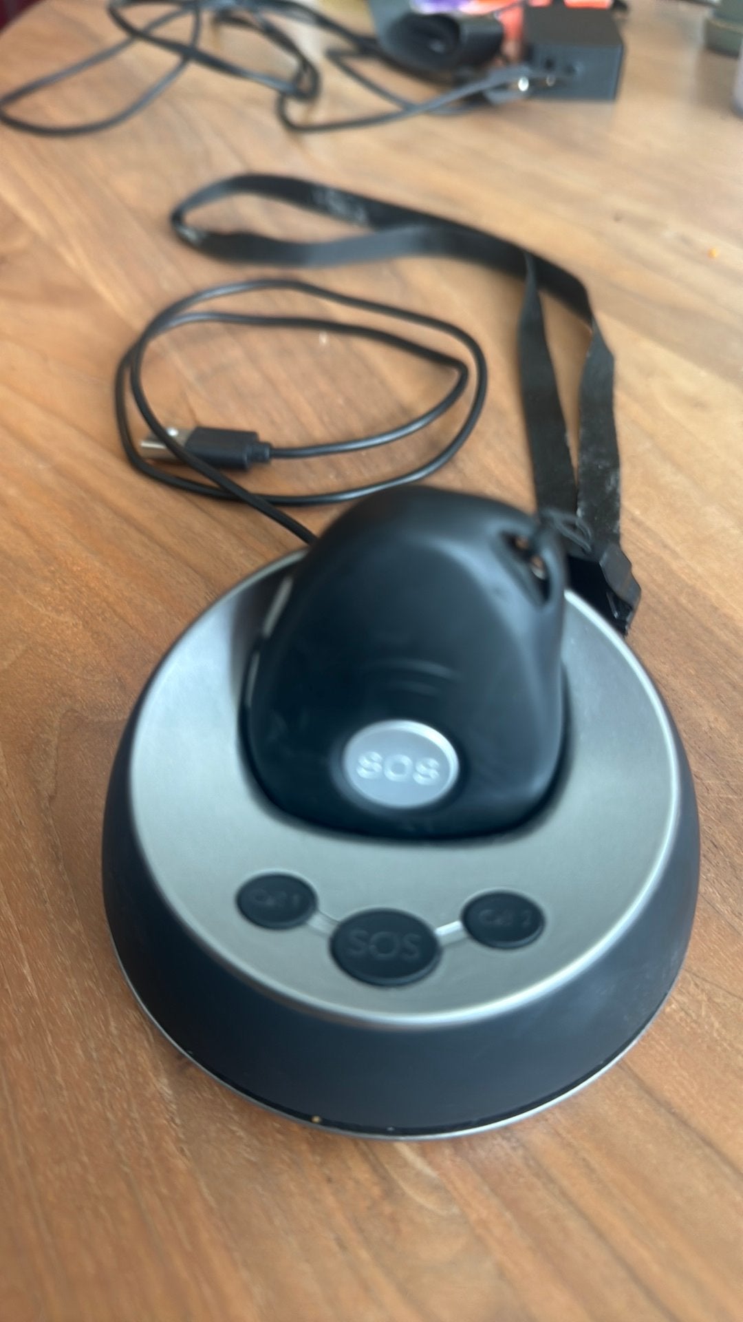Wuzzi SOS Alarm Systeem met Oplaadstation, Ophalen of Verzenden, Gebruikt