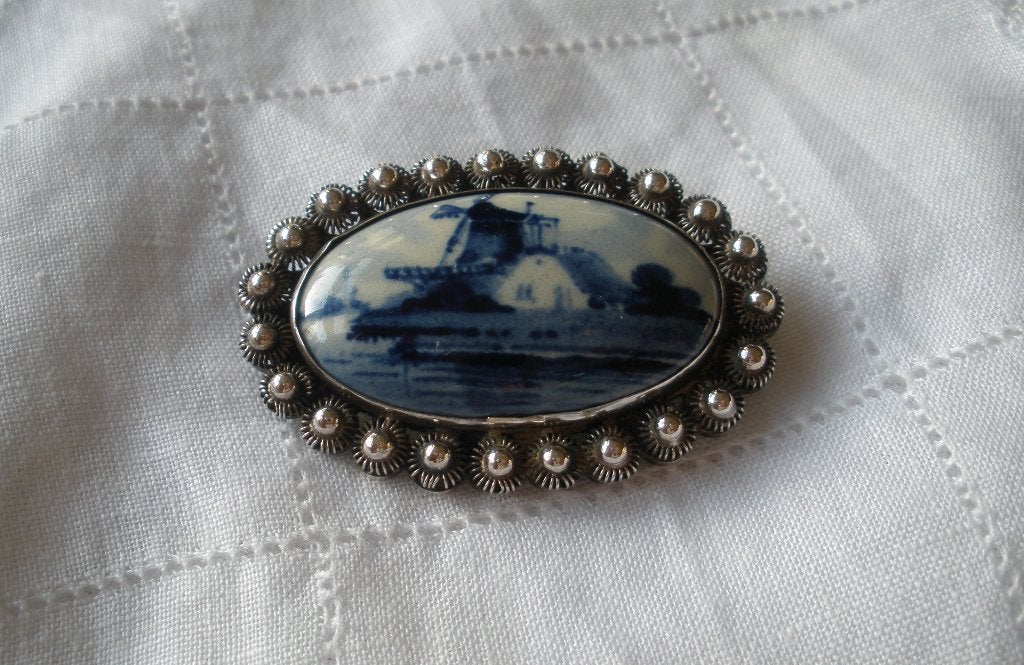 Vintage Delfts keramiek zilveren broche, Ophalen of Verzenden, Zilver, Broche