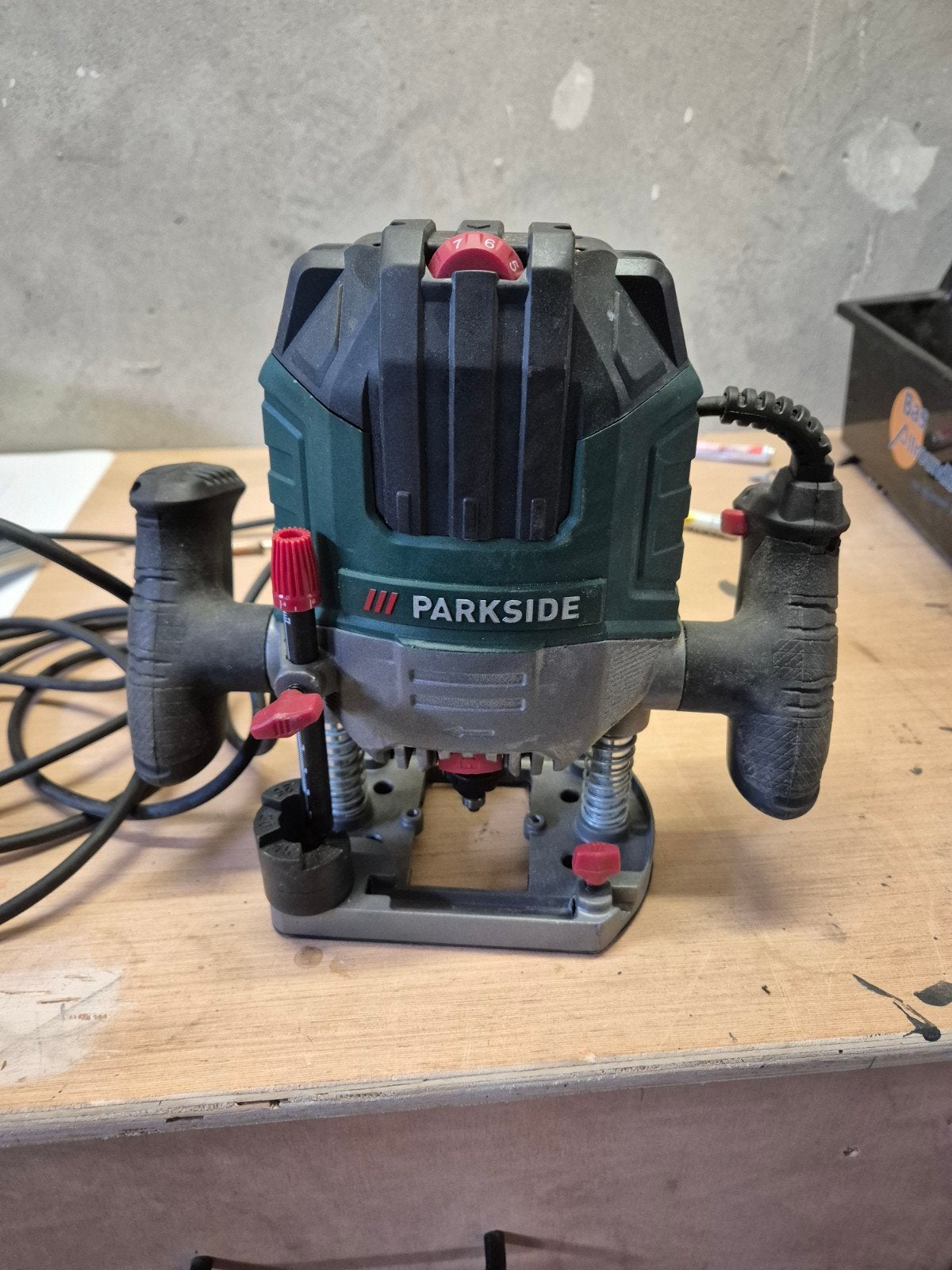 Parkside POF 1200 D3 Bovenfrees met accessoires, Doe-het-zelf en Verbouw, Gereedschap | Freesmachines, Gebruikt, Ophalen of Verzenden