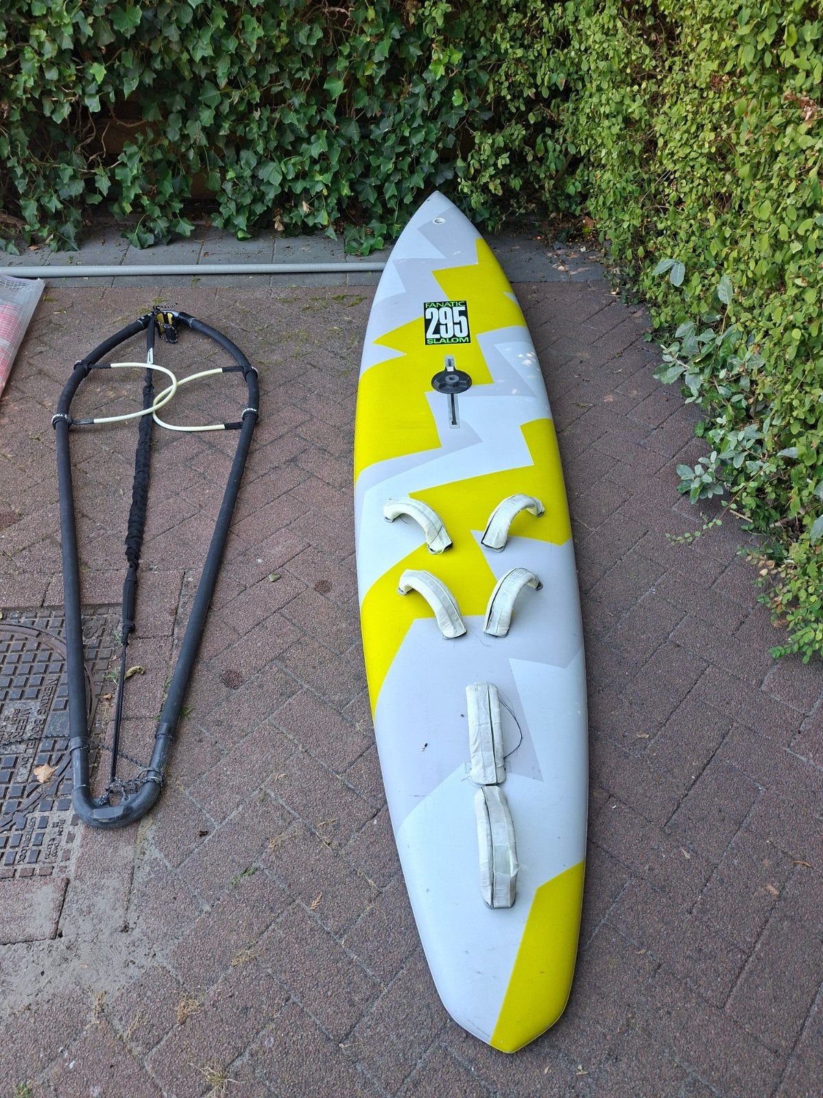 Old school windsurf set met 3 zeilen, Watersport en Boten, Ophalen, 250 tot 300 cm, Gebruikt, Met mast